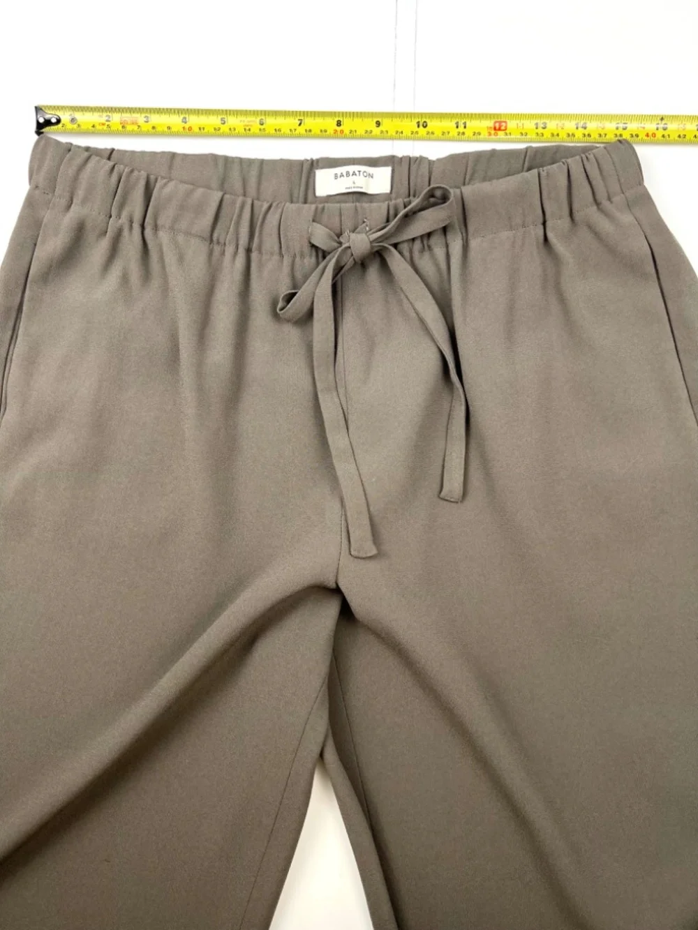 Aritzia Babaton Conan Crepe Dress/Casual Pants size L Taupe Athleisure Weekend